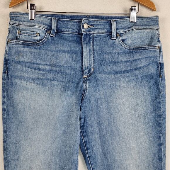 NYDJ Dayla Blue Light Wash High-Rise Wide Cuff Capri Denim Jeans Women's Size 14 - Picture 5 of 15